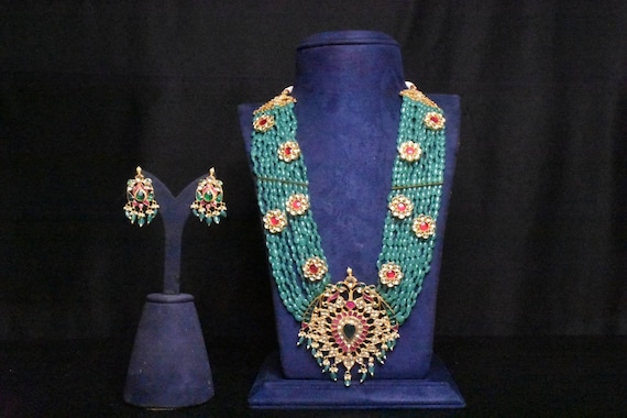 Indian Kundan Emerald Bead Necklace with Stud Earrings