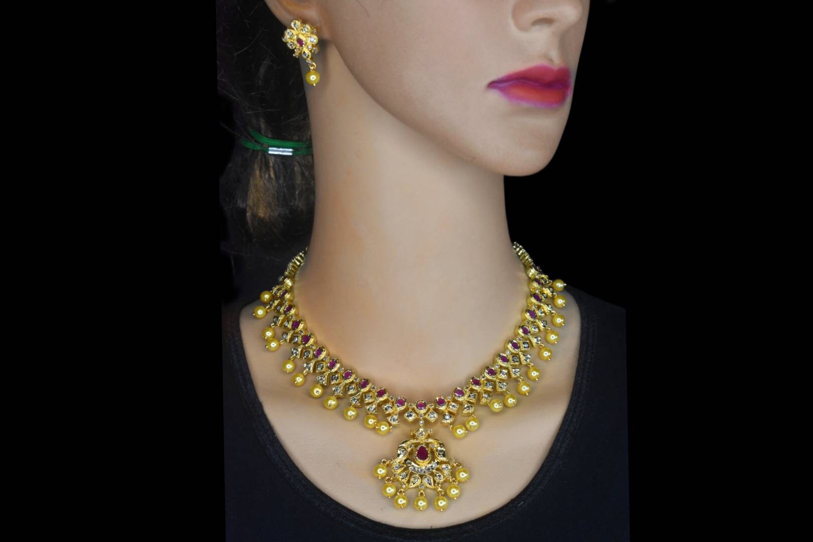 Uncut diamond necklace sets deals