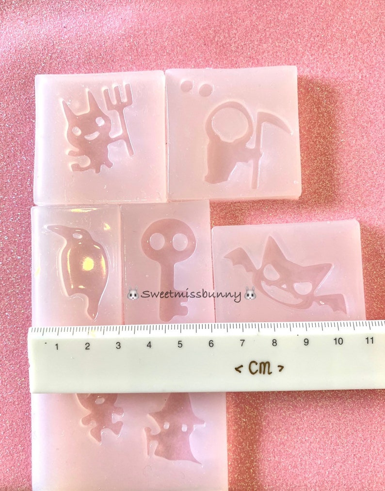 6pcs-halloween ghost silicone mold UV resin shiny mold-decoden case jewelry makingkeychain