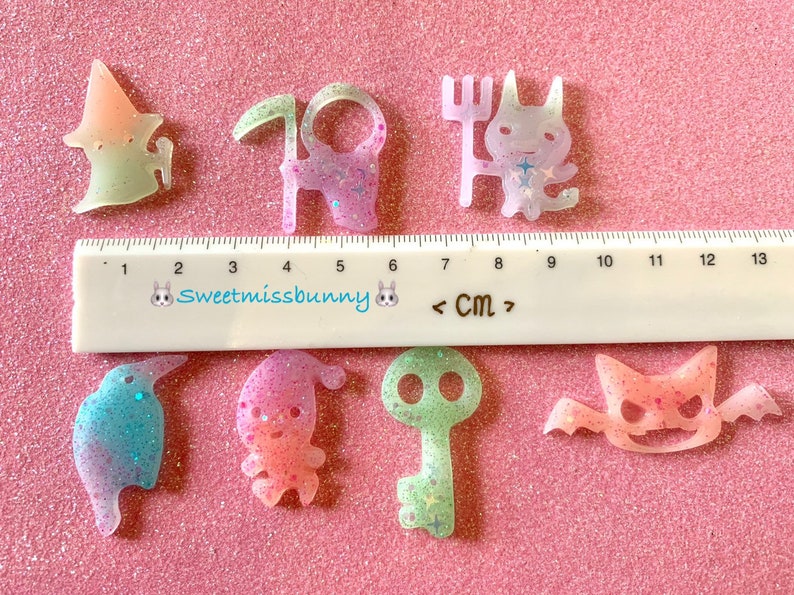 6pcs-halloween ghost silicone mold UV resin shiny mold-decoden case jewelry makingkeychain
