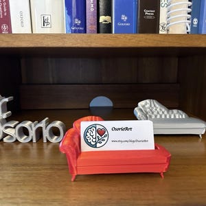 Mini Therapeut Couch Visitenkartenhalter - 3D Gedruckt, Anpassbar, Büro Dekor