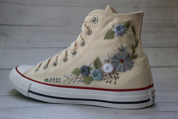 spier Beringstraat Sympton Converse Chuck Taylor All Star Shoes Embroidered by Hand to - Etsy