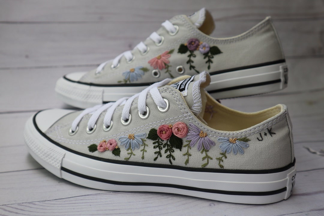 kantsten helgen sekstant Custom Converse Chuck Taylor All Star LOW Shoes Embroidered by - Etsy
