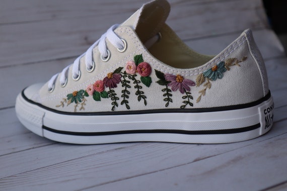 Modstand plukke At understrege Custom Converse Chuck Taylor All Star LOW Shoes Embroidered by - Etsy Modstand plukke At understrege Custom Converse Chuck Taylor All Star LOW Shoes Embroidered by - Etsy