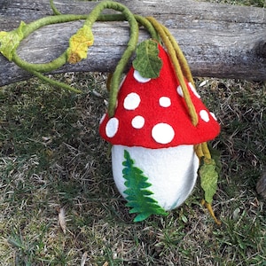 Toadstool felted  bag Woodland bag Witch bag Faerie bag Elf bag-Festival bag Shoulder bag  Forest bag Faerie bag Mushroom bag Artbag Pixie