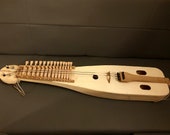 Esseharpa (Vorgänger/predecessor of Nyckelharpa like the Moraharpa, keyed fiddle, Schlüsselfidel - ähnl. Drehleier/ similar to hurdy gurdy)