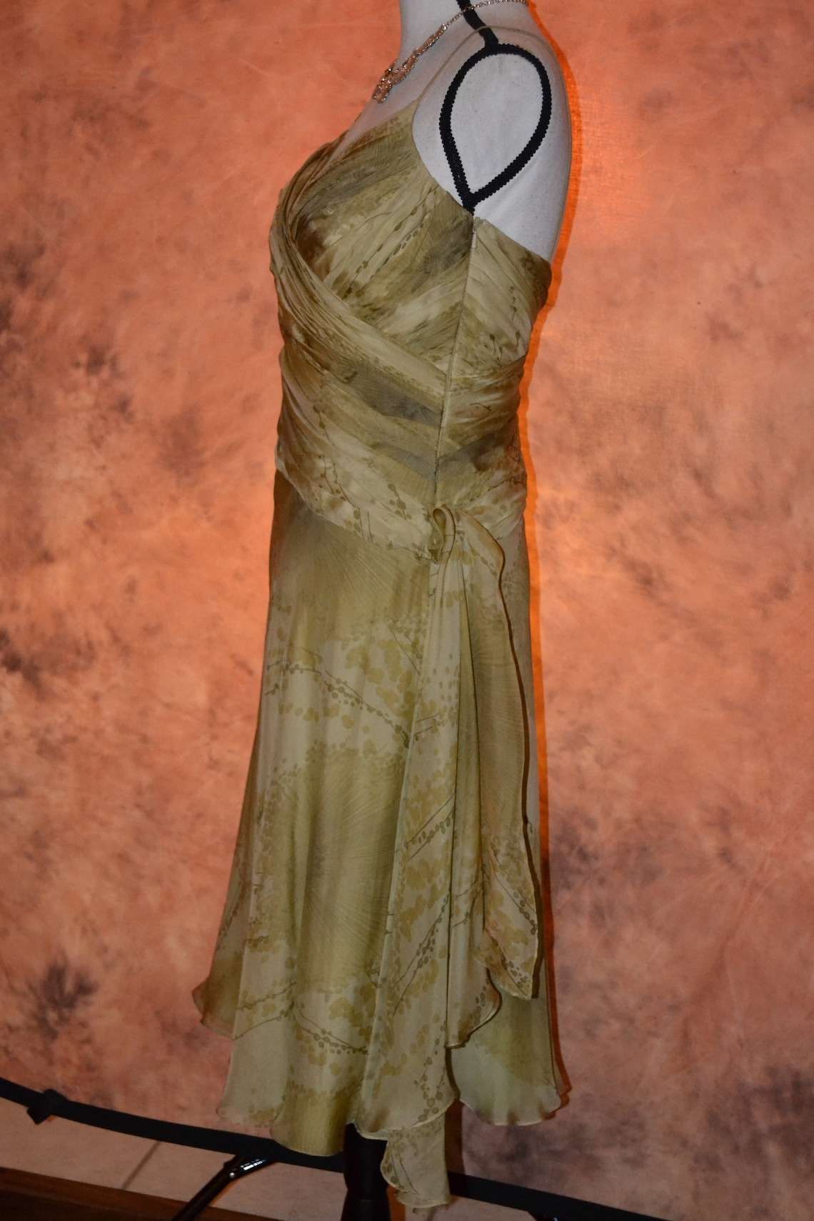 carmen marc valvo green dress