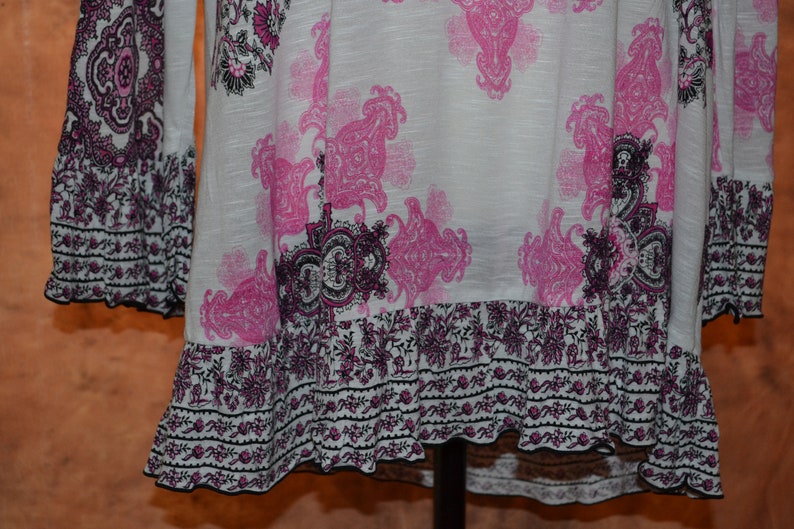 Women/'s XXL Vintage Hippe Blouse Hippie Shirt Plus Size Pink Paisley Pattern with Ruffles 60s Style Boho Top
