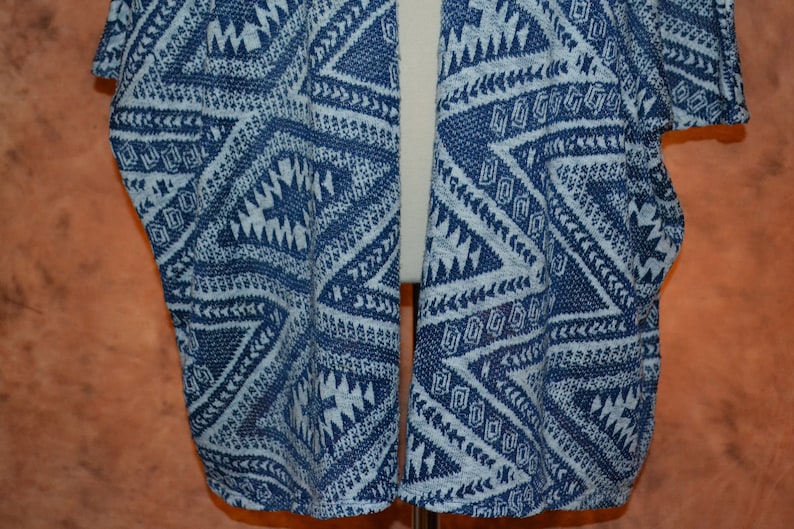 Open Front Poncho with Sleeves Southwestern Blue /& White Aztec Print Full and Soft