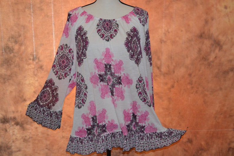Women/'s XXL Vintage Hippe Blouse Hippie Shirt Plus Size Pink Paisley Pattern with Ruffles 60s Style Boho Top