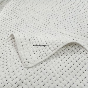 Solid White Reversible Quilt, 100%Cotton Kantha Quilt, Indian Hand Stitch Soft Muslin Bedding Quilt, Soft AC Blanket, Cotton Quilted Blanket
