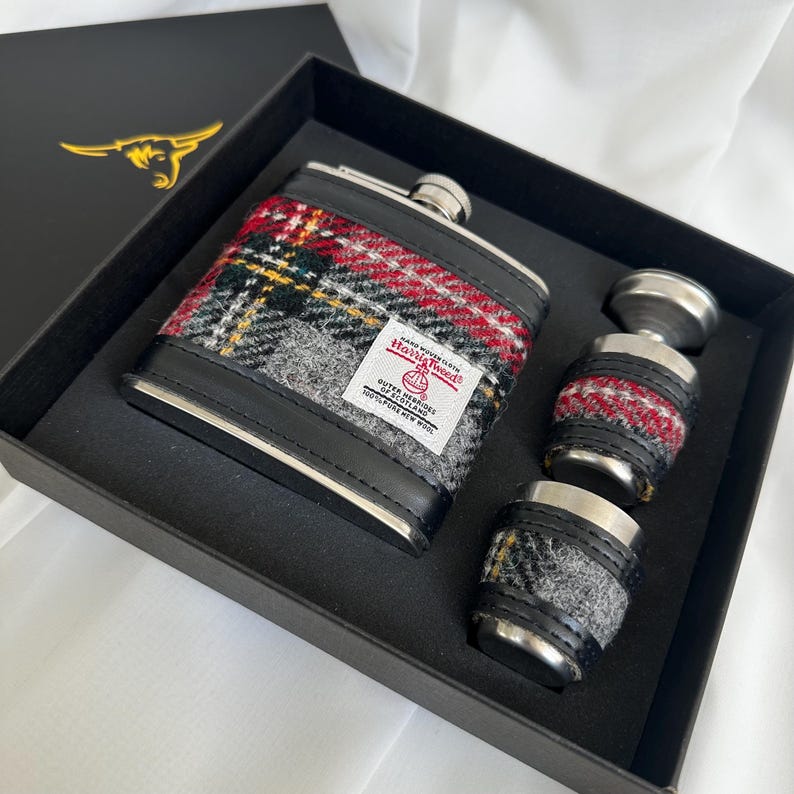 Grey/red Tartan