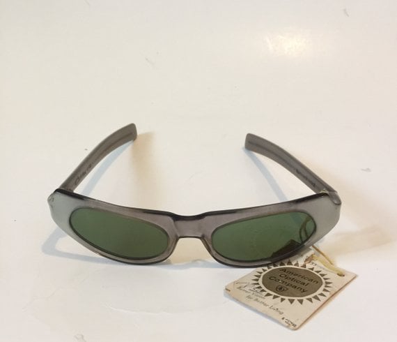 New Old Stock 60's Cateye Sunglasses | Unused Gra… - image 4