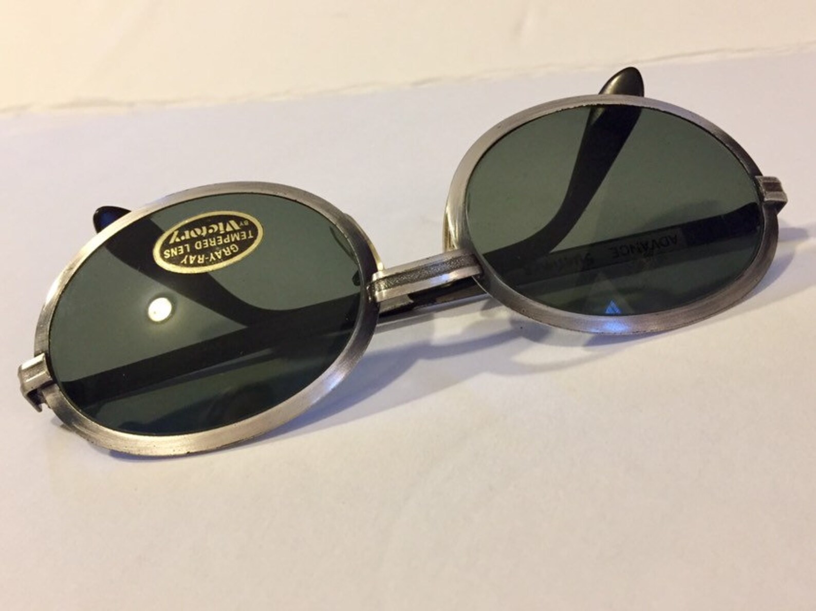 Lunettes de soleil vintage des années 70 non utilisées | Etsy