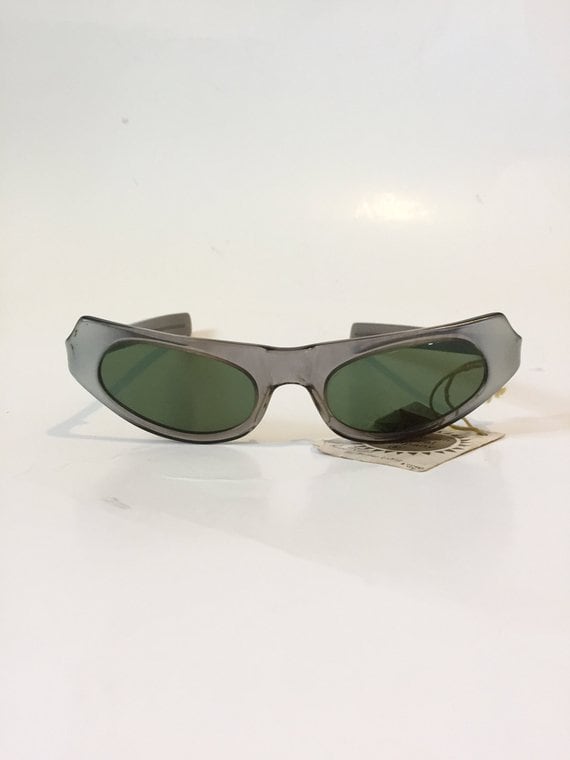 New Old Stock 60's Cateye Sunglasses | Unused Gray