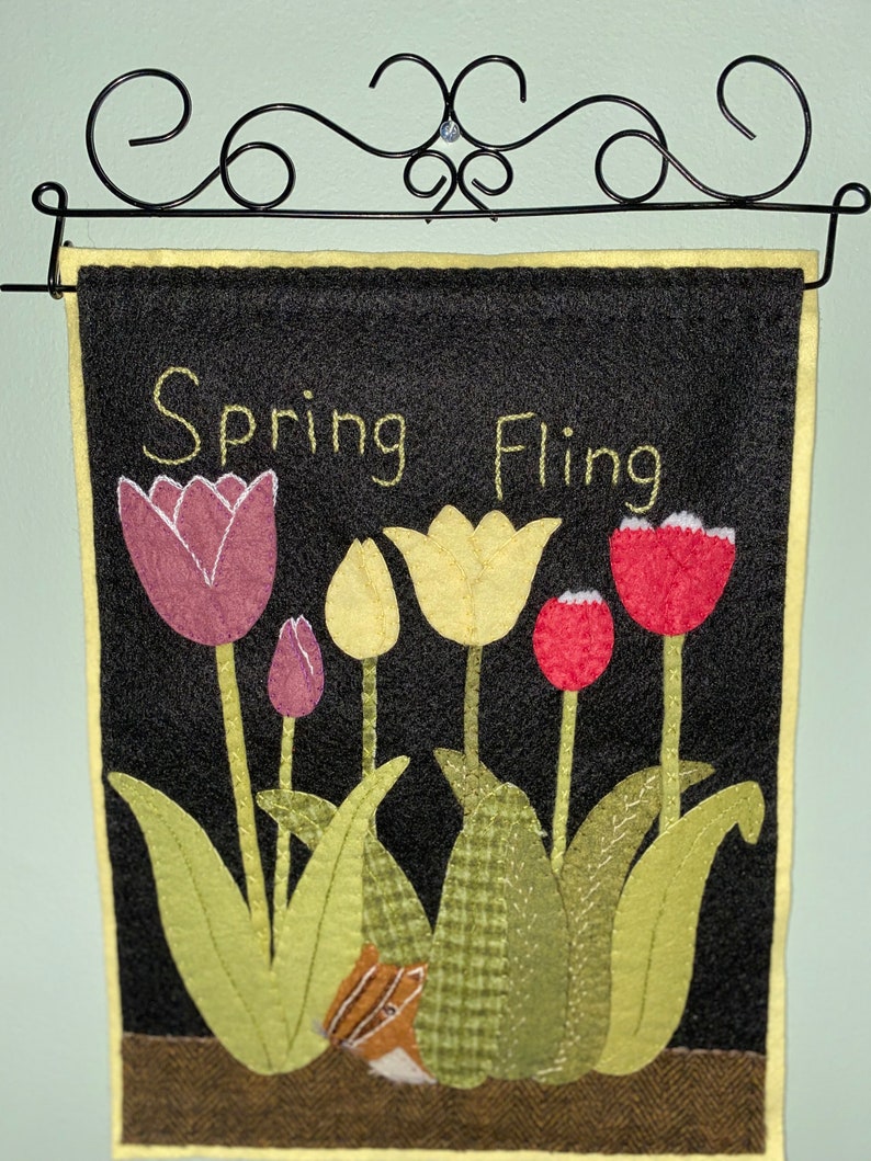 Spring Fling flag wall hanging