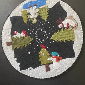 WINTER FUN table topper
