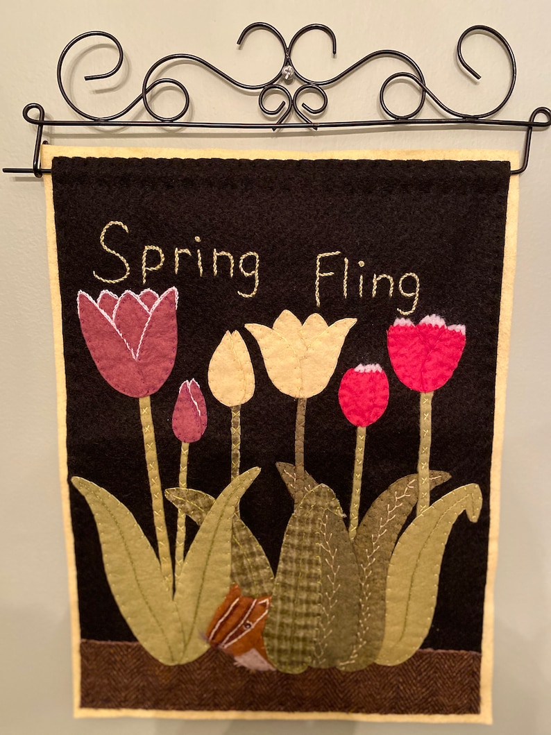 Spring Fling flag wall hanging