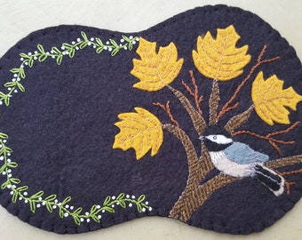 Wool pattern for a Chickadee Mug Rug