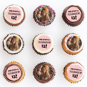 24 x OMG! TEENAGER Fotografia personalizzata Cerchio Topper per torta in ostia commestibile Carta di riso Glassa Buon compleanno Festa Cottura Bambini