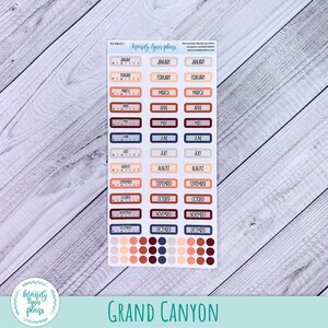 Puede incluir: Una hoja de pegatinas para planificadores con el texto "Mandy Lynn Plays" y "Grand Canyon". Las pegatinas son de varios colores y presentan los meses del a&ntilde;o.