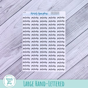 Puede incluir: Una hoja de pegatinas blanca con varias filas de texto negro escrito a mano que dice pm routine. La parte superior de la hoja incluye el nombre de la marca mandy lynn plans e informaci&oacute;n de redes sociales.
