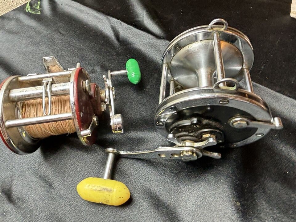 Vintage Red Fishing Reel CLIPPER Compac Model No. 36 Silver Metal 1960s -   Denmark