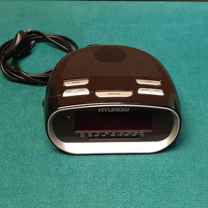 Vintage Hyundai Clock Radio HH-RC809 - FM/AM Alarm Clock – Made in Korea -Working