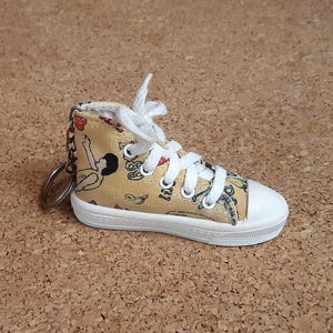 Vintage Keychain Mini Shoe 1980s-Old Hanger Keychain Mini 3D Shoe - L=4 Inch (10cm)-Collectible Unique Little Shoe Keyring-1989