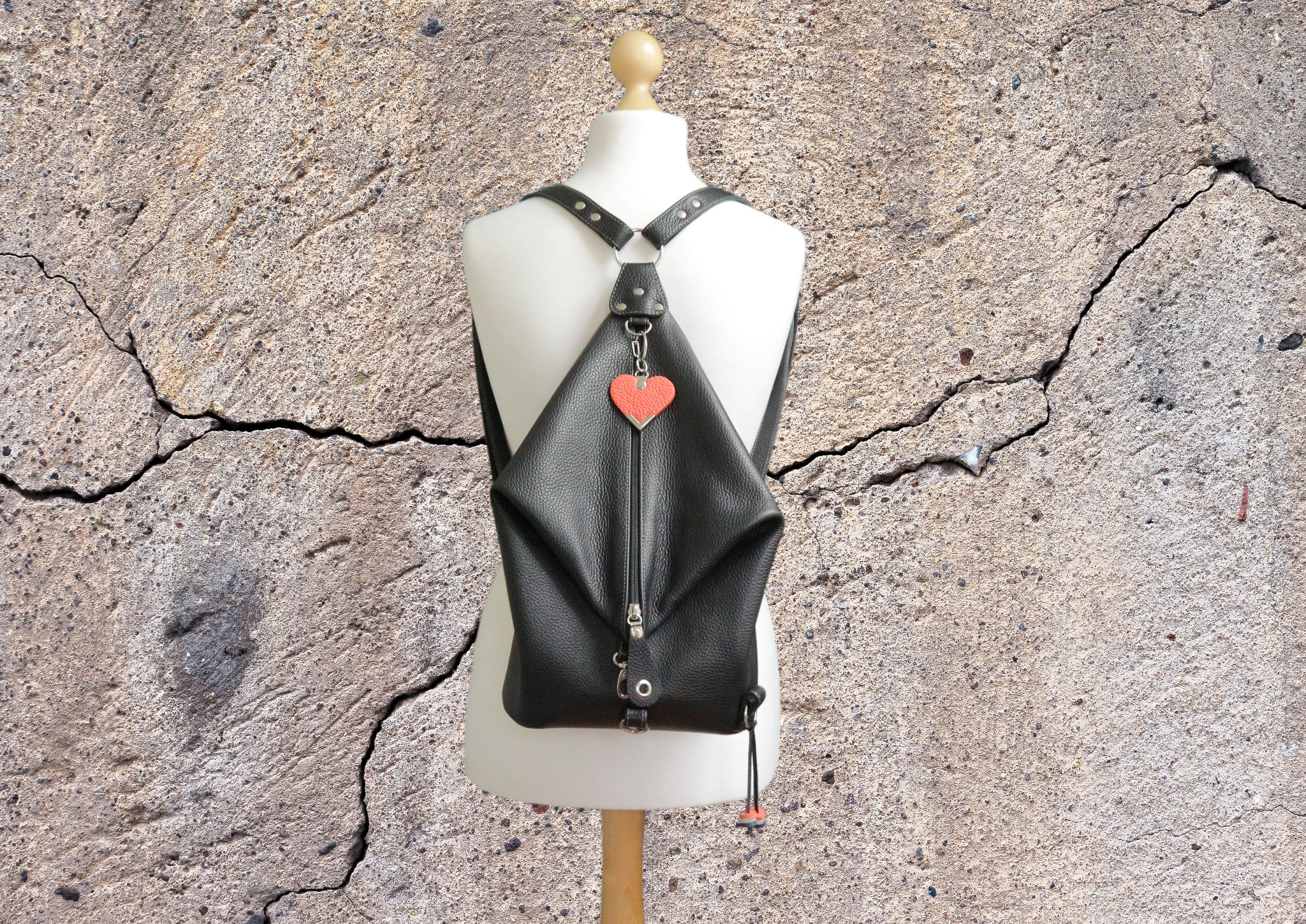Black Pebble Leather Backpack Purse: Convertible Bag, Zipper  display picture 1