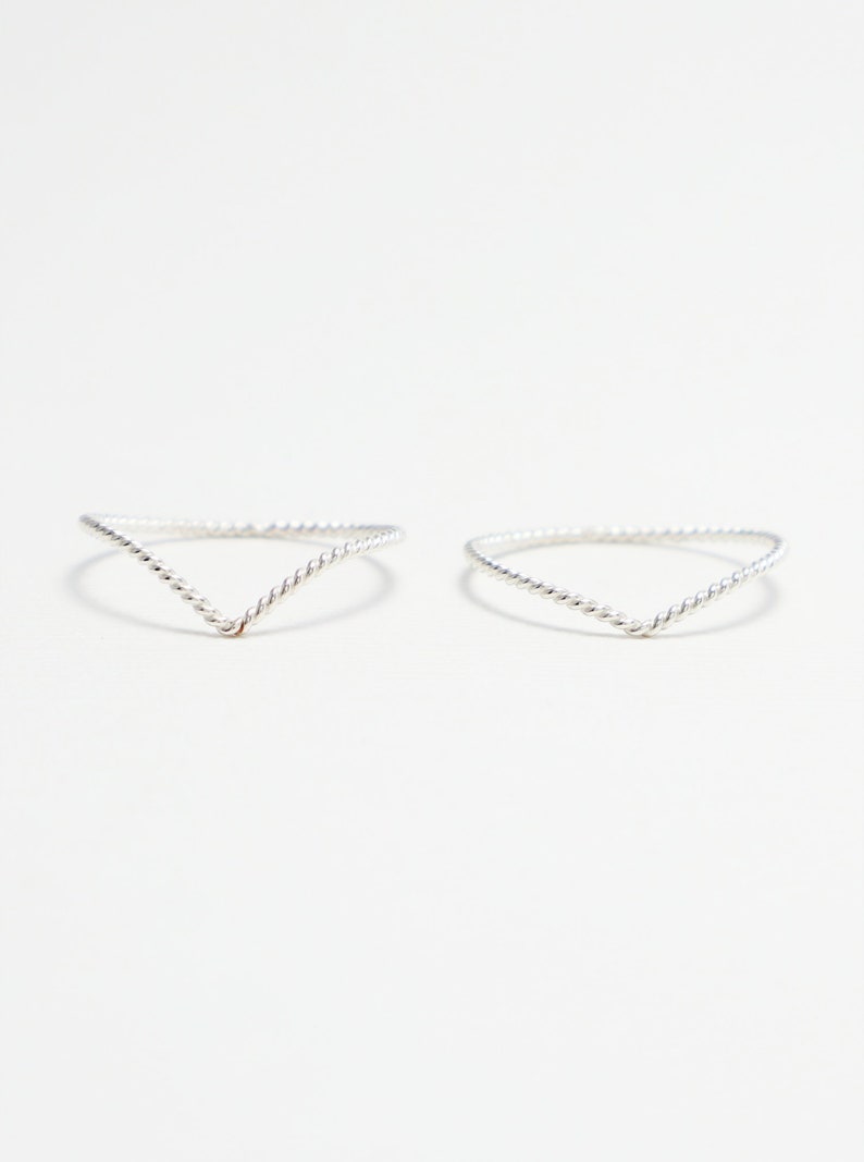 Super Thin Silver Chevron Ring, V Twist Ring, Dainty Rings for Women ...