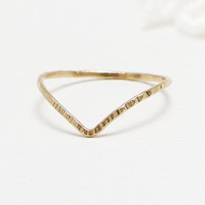Super Thin Gold Line Hammered Chevron Ring, Gold V Ring, Dainty Gold Filled Ring, 14k Gold Ring for Woman, Delicate Thumb Ring | Esprit Ring