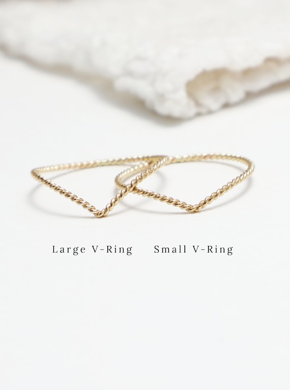 Super Thin Gold Chevron Ring, V Twist Ring, Gold Rings For Women, Curved Ring, Thumb Ring, Dainty Ring, Delicate Wave Ring | Esprit Rings