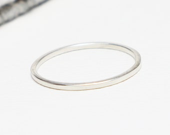 Bague carrée en argent super fine, bagues simples pour femme, bague de pouce, bague à superposition, bague minimaliste délicate, bague midi fine | Bague esprits