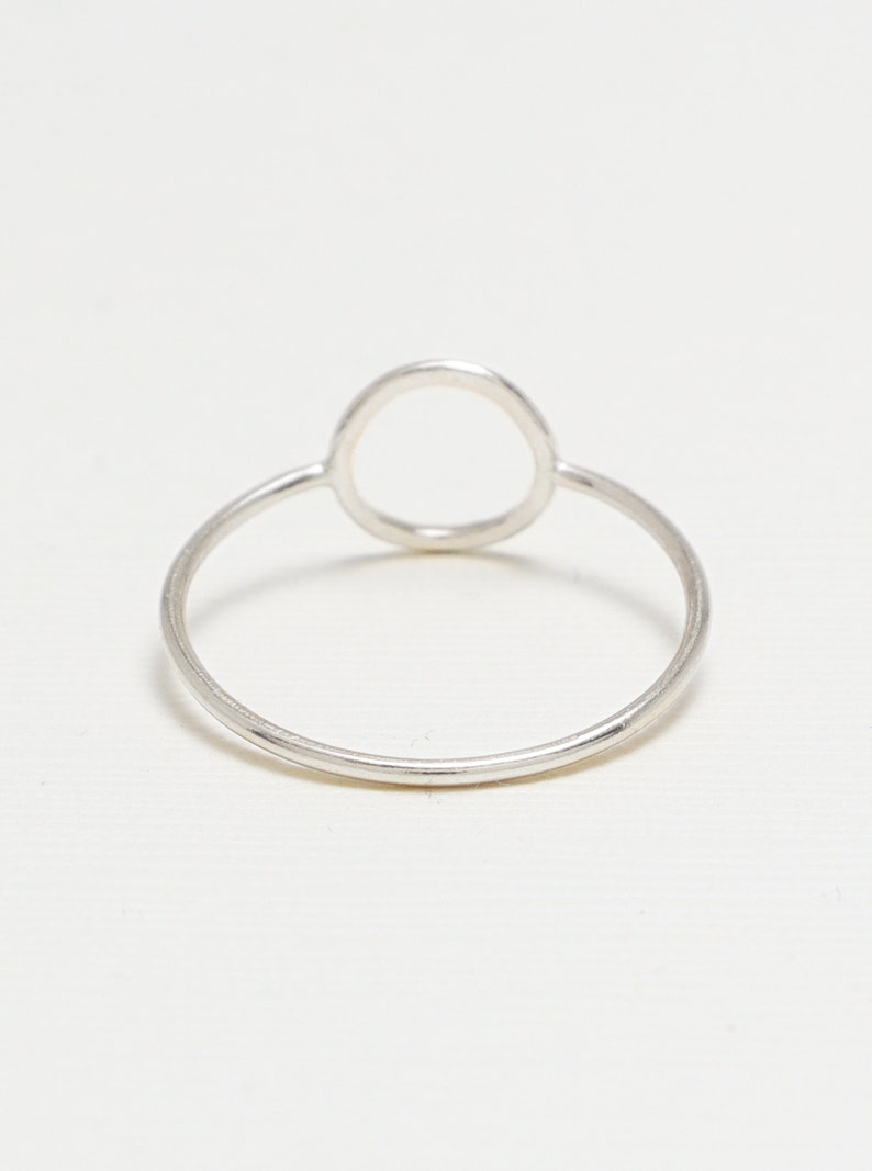 Bague en argent à cercle ouvert, bagues délicates pour femmes, bague en argent mince, bague minimaliste, petite bague karma décontractée simple, bague éternelle Anneau Unity image 6