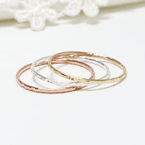 Gehämmert Gold & Silber Linie Ring Set von 3, Daumen Ringe für Frauen, einfache zierliche zarte Stapelring, Minimalist Ring | Fernweh Ringe