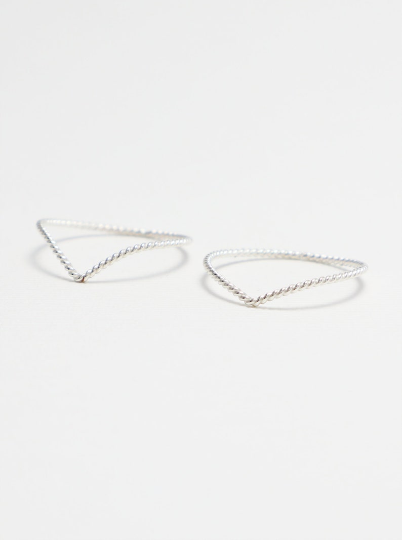 Super Thin Silver Chevron Ring, V Twist Ring, Dainty Rings for Women ...
