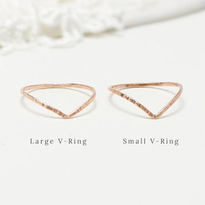 Super Thin Rose Gold Chevron V Ring, Hammered, Thumb Curved Ring, Dainty Gold Rings For Women, 14K Rose Gold Stacking Ring | Esprit Rings