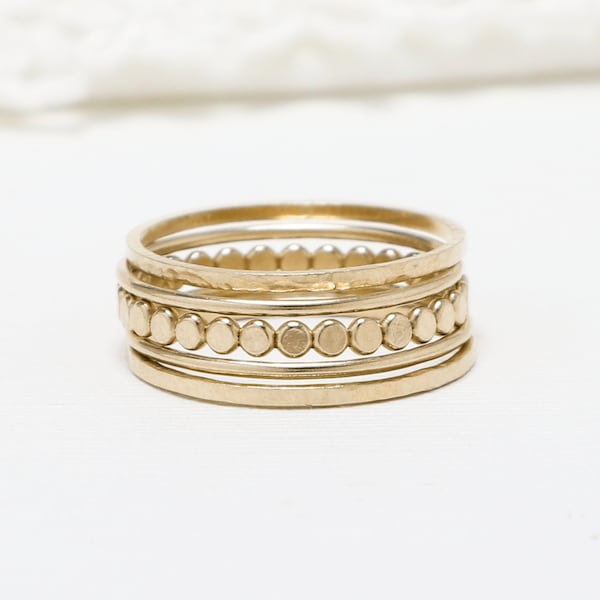 Anillos de oro para mujer, anillo minimalista, anillo de apilamiento de cuentas de oro conjunto de 5, anillo de oro fino de espesor medio, anillo de pila de oro / anillos maravillosos