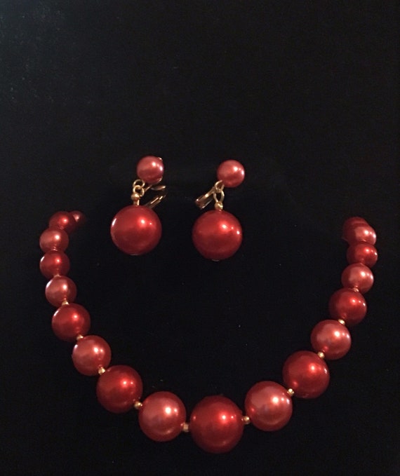 Vintage Hong Kong 1950s Hot Pink to Red Faux Pearl