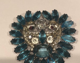 Joseph Weisner NY signed  Rare VTG New York Crest Aqua Blue Rhinestone Pave Brooch, Vintage Weisner Brooch, Vintage 1950”s   2-1/2 inches