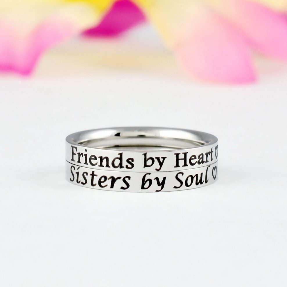 Friends by Heart Sisters by Soul (V2) - Ensemble de 2 bagues empilables en acier inoxydable délicates, meilleurs amis, cadeau sororité sœurs