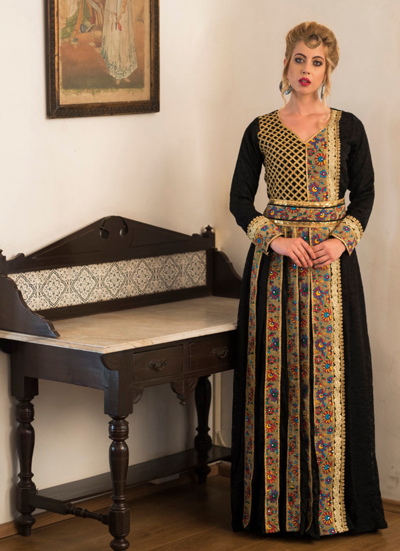 kaftan black and gold