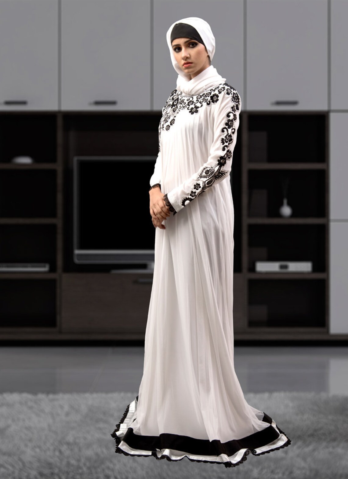 white colour abaya