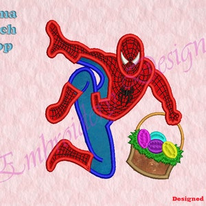 Puede incluir: Un personaje de Spiderman rojo y azul sosteniendo una cesta de huevos de Pascua coloridos. La cesta es marrón con hierba verde y los huevos son morados, rosas, amarillos y azules.