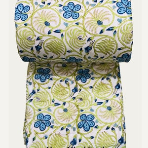 Handmade Jaipuri Floral Quilt: Lightweight Cotton Kantha Razai