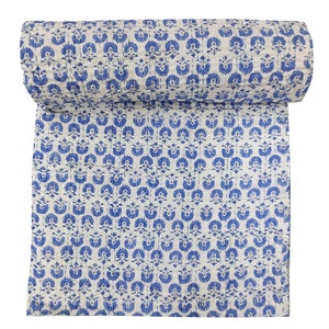 Florale Kantha Tagesdecke: Handgenähter Baumwollquilt, Wendedecke