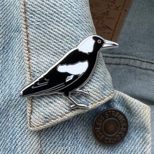 Magpie pin image 2