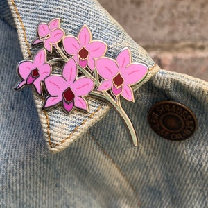 Cooktown Orchid Pin