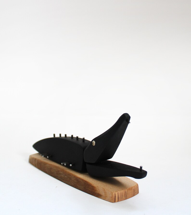 ECO- friendly gift Wooden Crocodile figurine table decor hand carved modern sculpture collectable toy sculptures Gift idea wood art